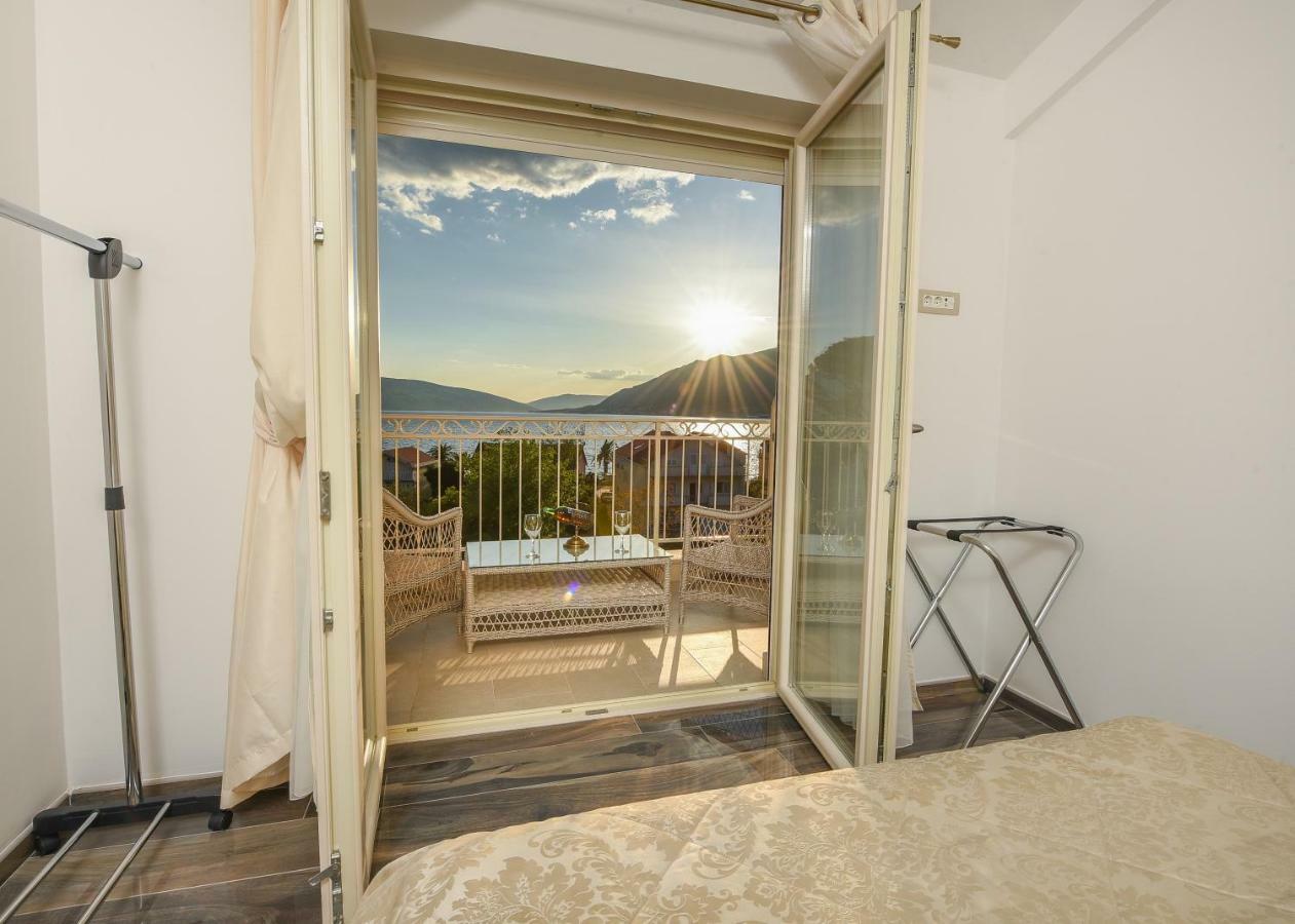 Sea Point Apart Hotel Тиват Екстериор снимка